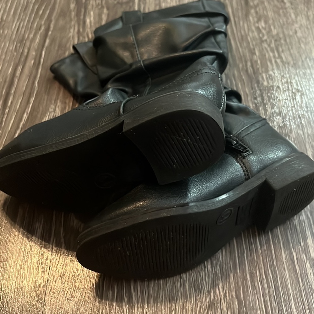 Boot - Picture 4 of 4